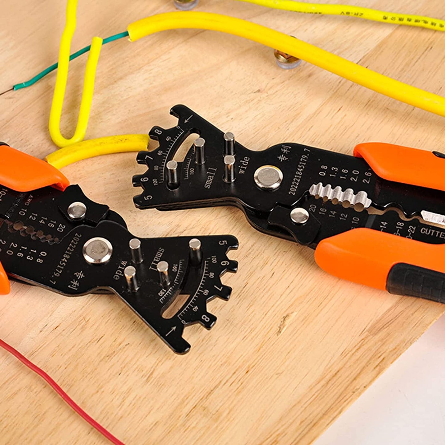 5-in-1 multifunctioneel gereedschap voor elektrische werkzaamheden - draadafstriptang, kniptang, crimper en buigmachine in duurzaam chroom-vanadiumstaal