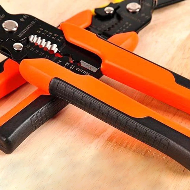 5-in-1 multifunctioneel gereedschap voor elektrische werkzaamheden - draadafstriptang, kniptang, crimper en buigmachine in duurzaam chroom-vanadiumstaal