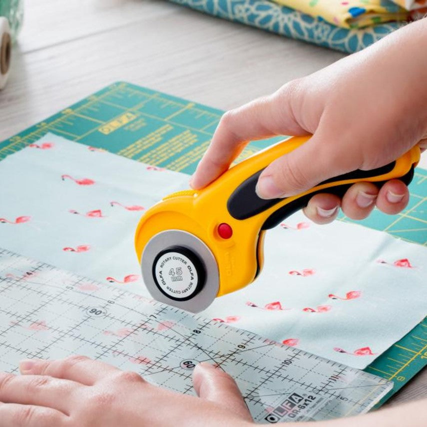 Ultra-scherpe roterende stofsnijder met ergonomisch ontwerp - precisie snijgereedschap voor naaien en doe-het-zelf projecten