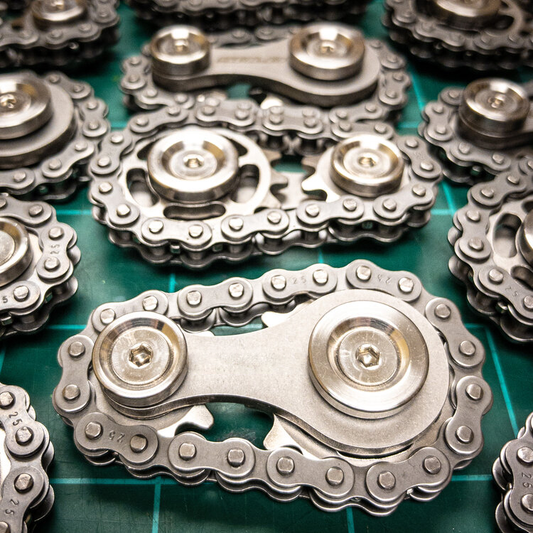 Chain Fidget Spinner - draagbaar stress-speelgoed met kalmerend geluid, compact ontwerp, roestvrij staal, verkrijgbaar in meerdere kleuren